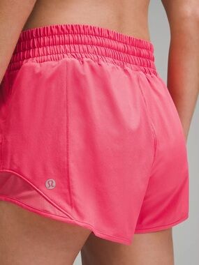 Lululemon Hot HR Women's Hot HR Short 4“ Lined size 4 NWT Glaze Pink